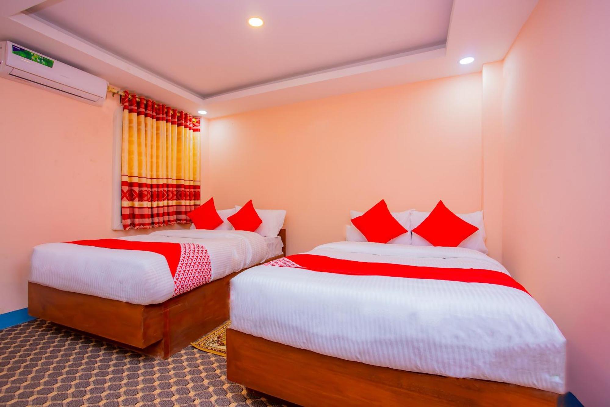 Oyo 589 Hotel Trimurti Катманду Екстериор снимка