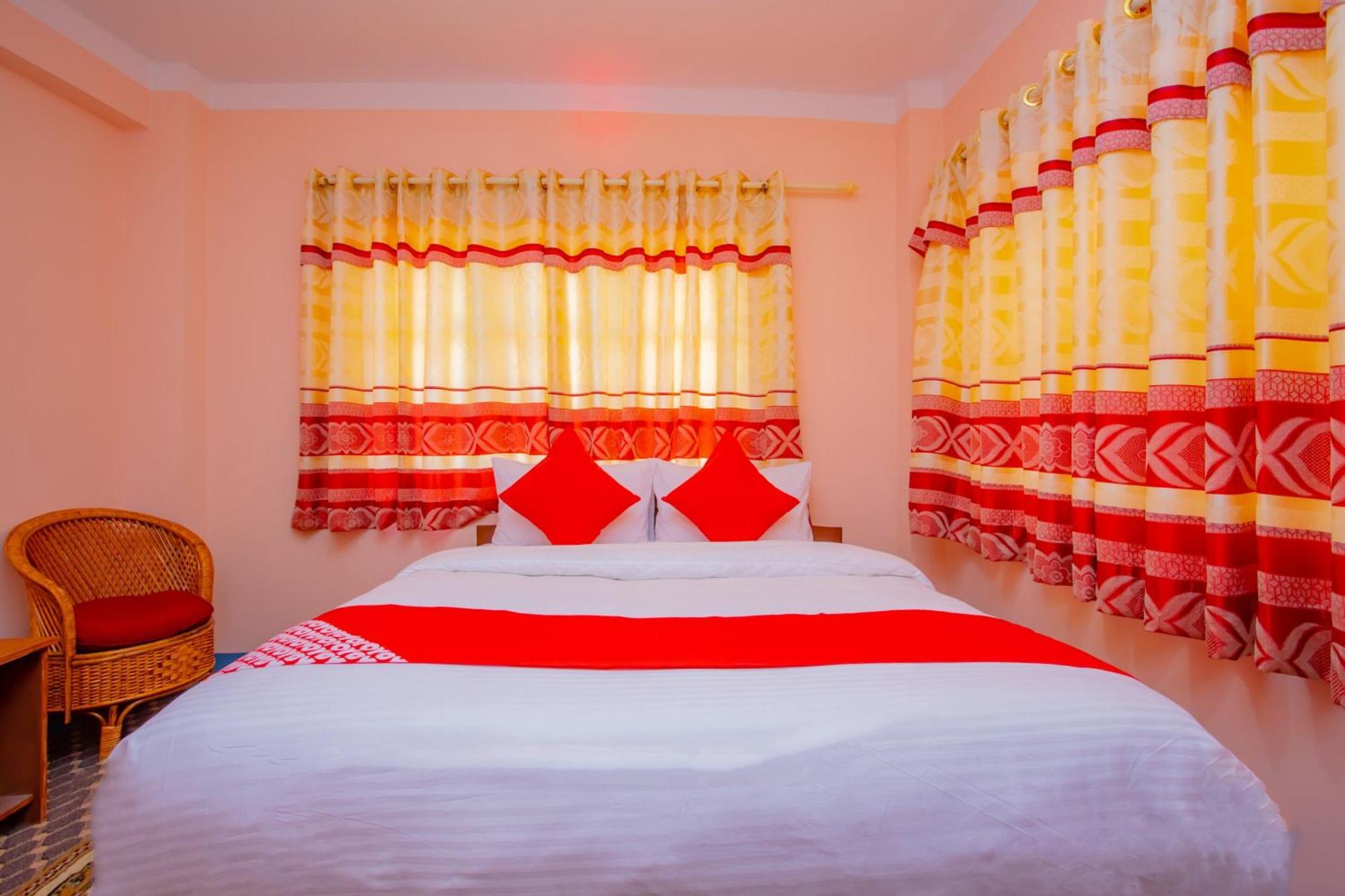 Oyo 589 Hotel Trimurti Катманду Екстериор снимка