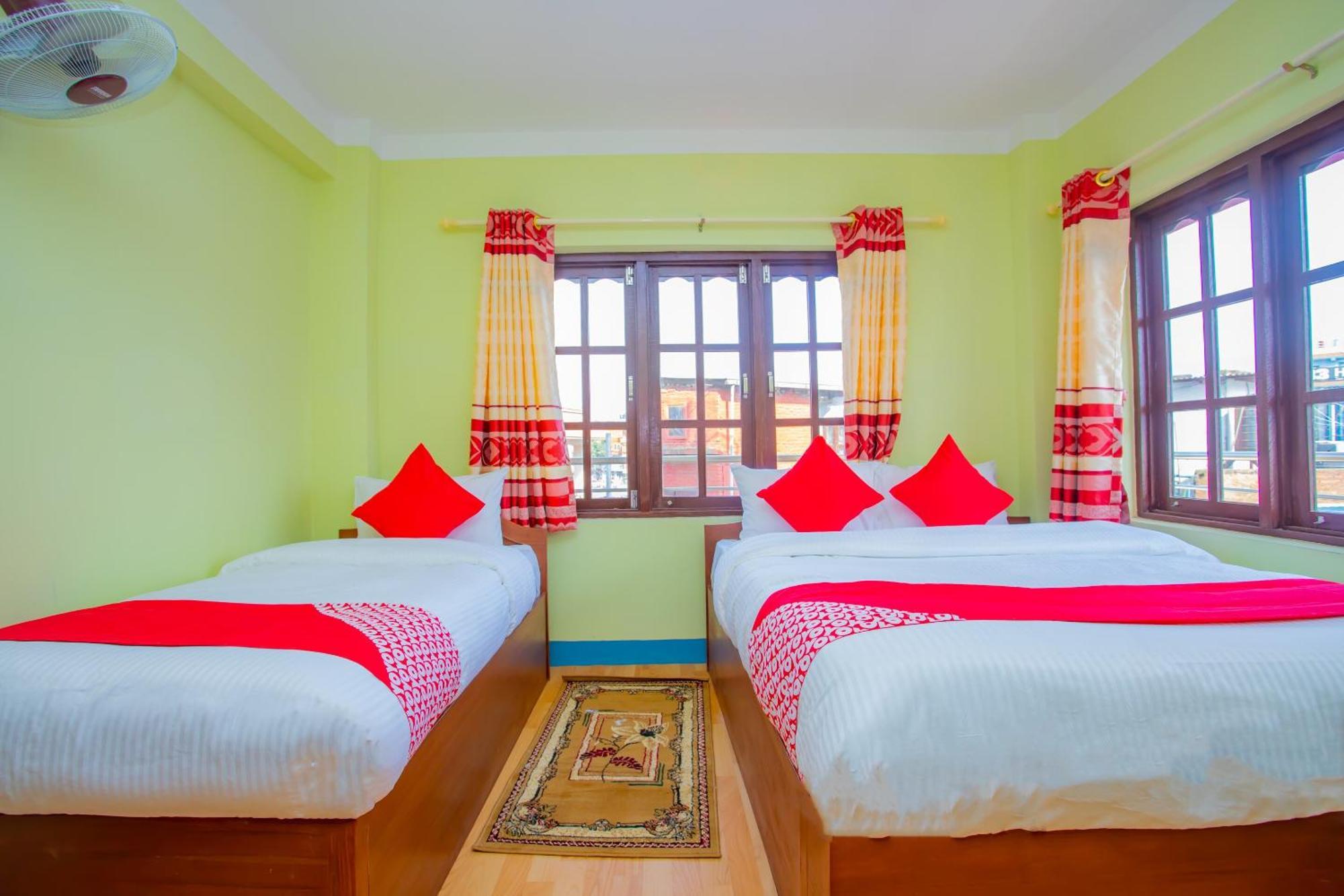 Oyo 589 Hotel Trimurti Катманду Екстериор снимка