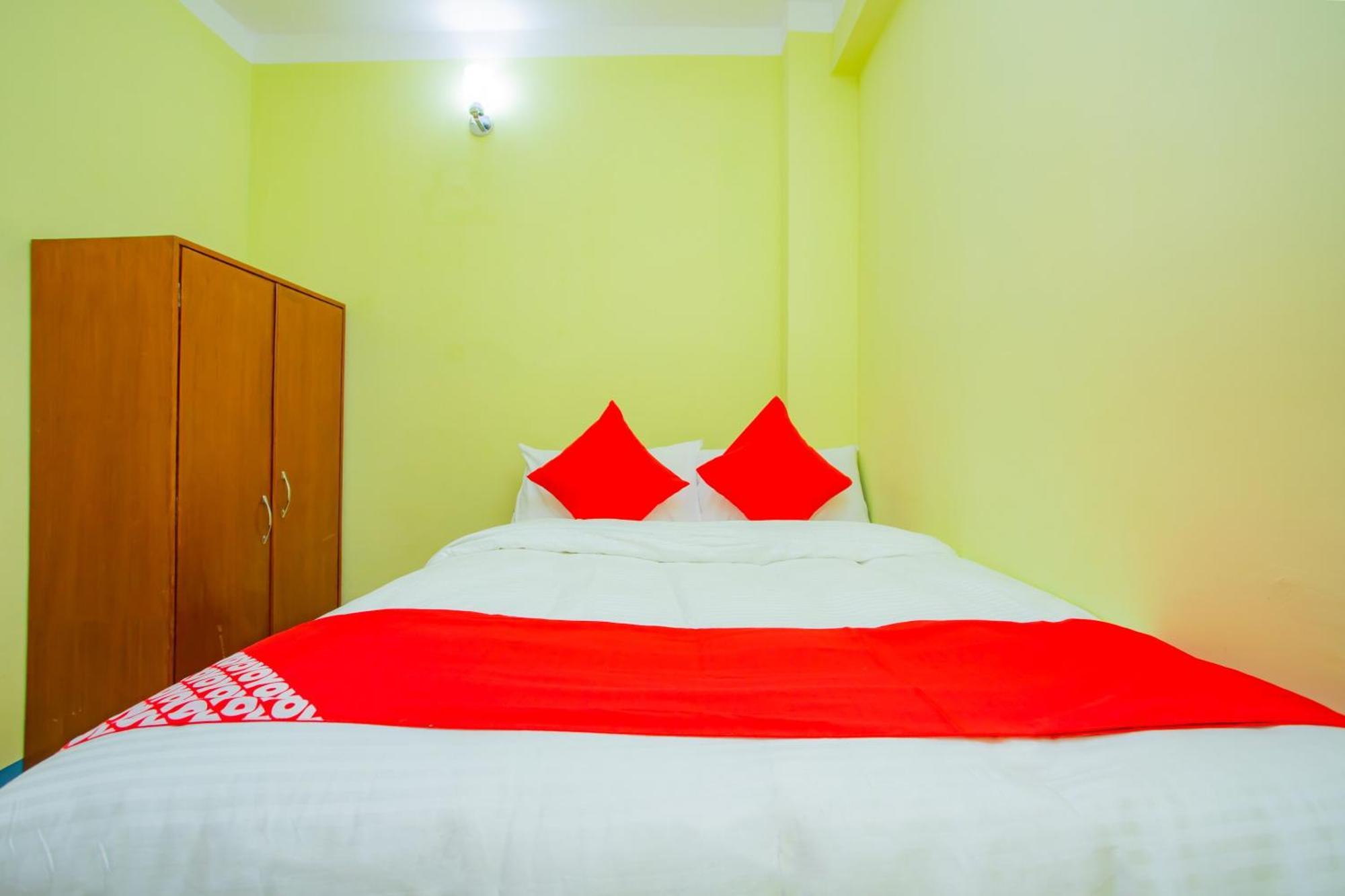 Oyo 589 Hotel Trimurti Катманду Екстериор снимка