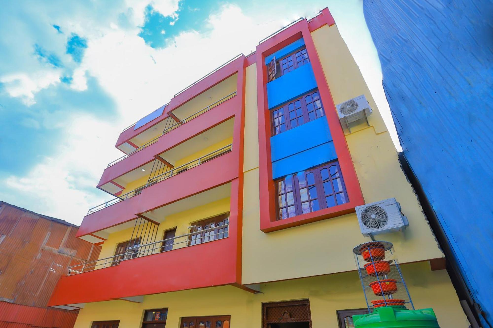 Oyo 589 Hotel Trimurti Катманду Екстериор снимка