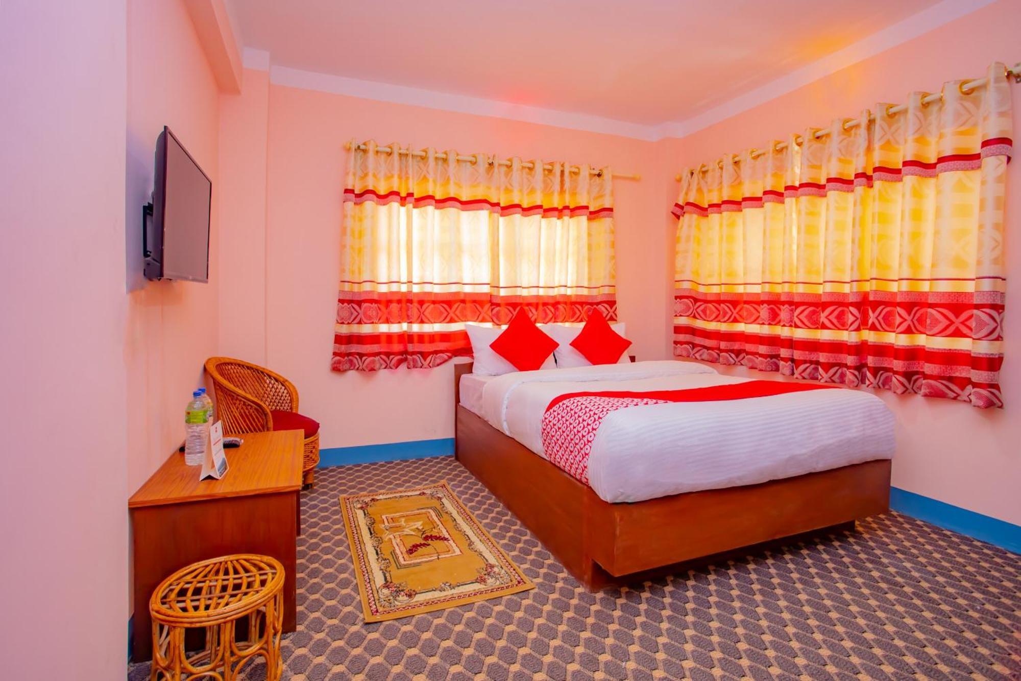 Oyo 589 Hotel Trimurti Катманду Екстериор снимка