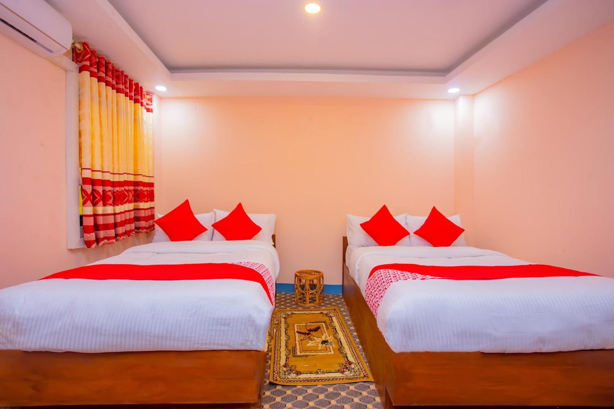 Oyo 589 Hotel Trimurti Катманду Екстериор снимка