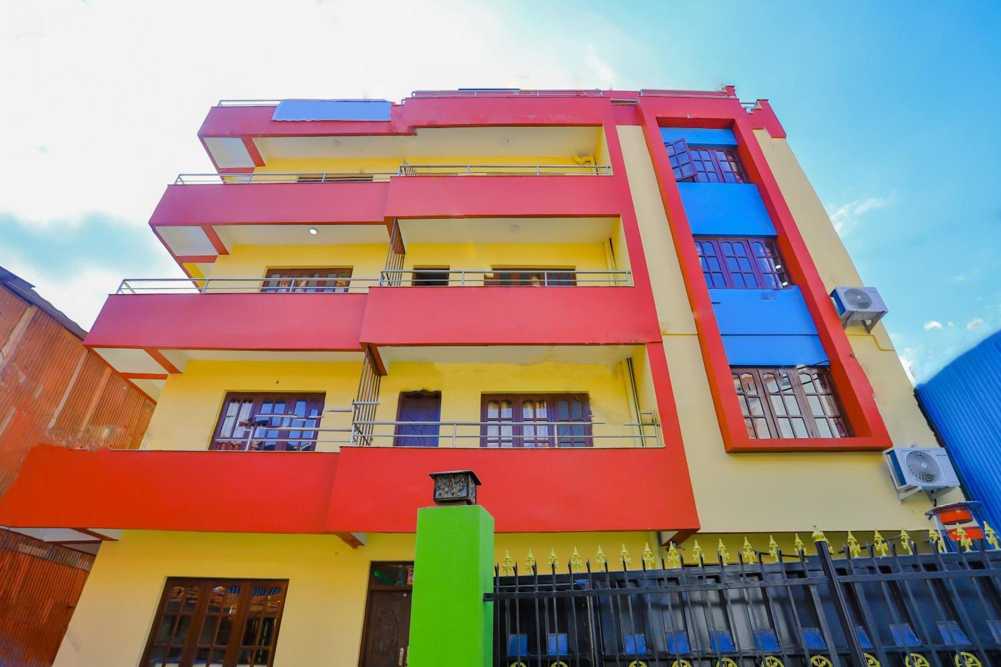 Oyo 589 Hotel Trimurti Катманду Екстериор снимка