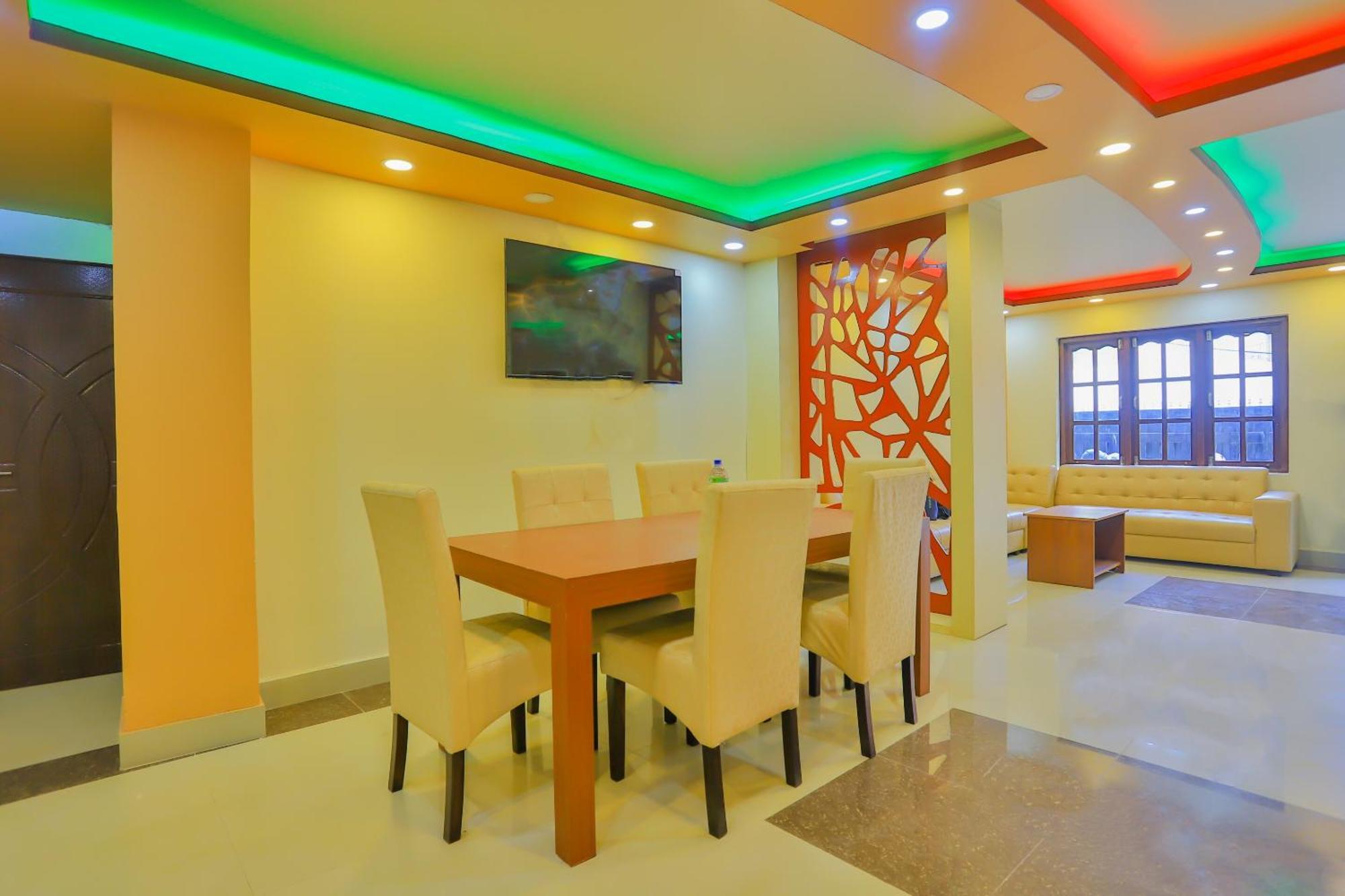 Oyo 589 Hotel Trimurti Катманду Екстериор снимка
