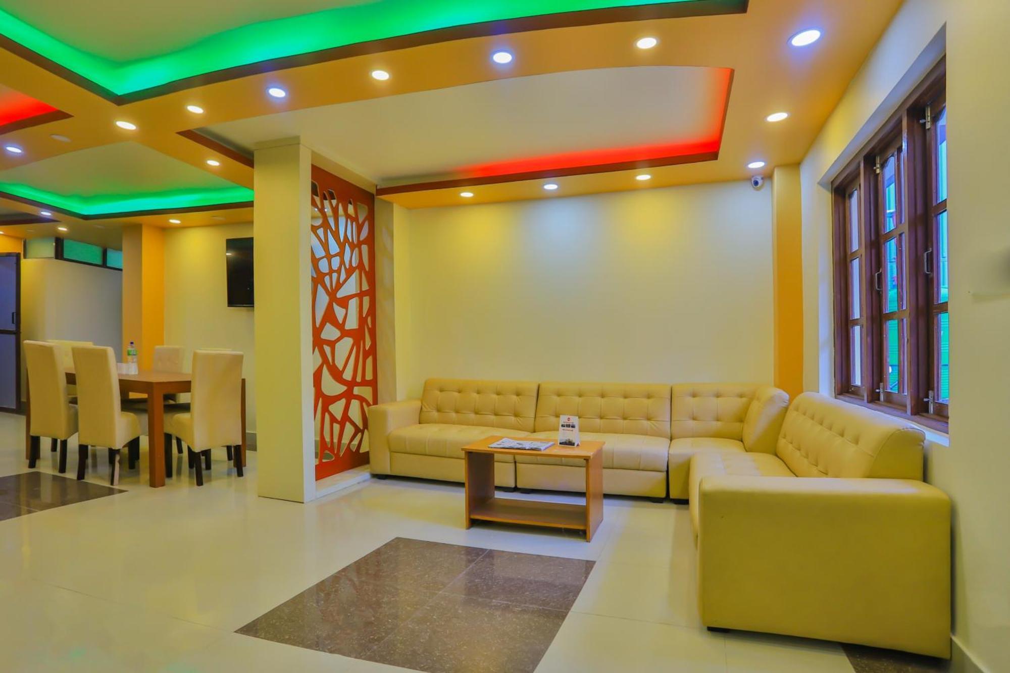 Oyo 589 Hotel Trimurti Катманду Екстериор снимка