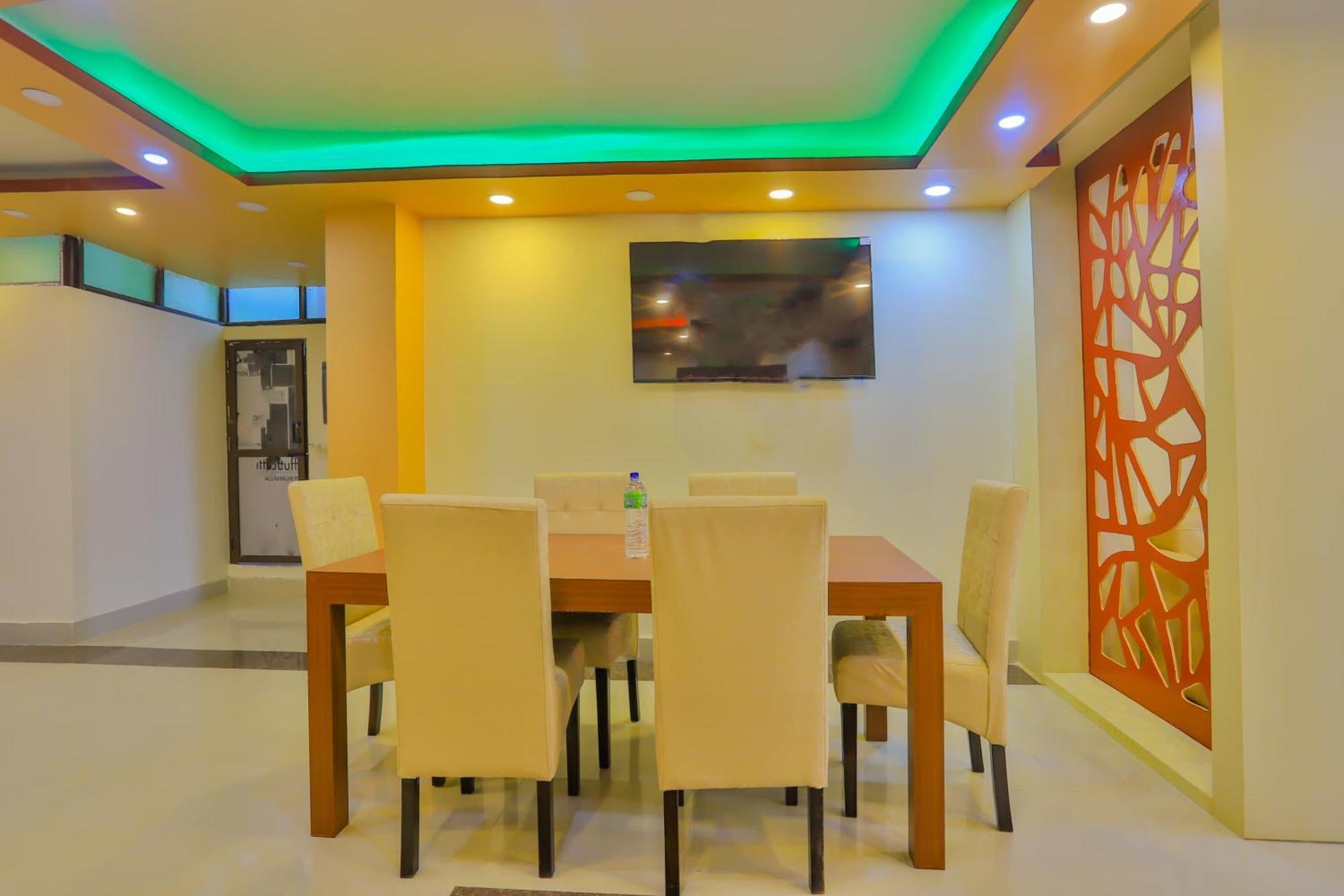 Oyo 589 Hotel Trimurti Катманду Екстериор снимка