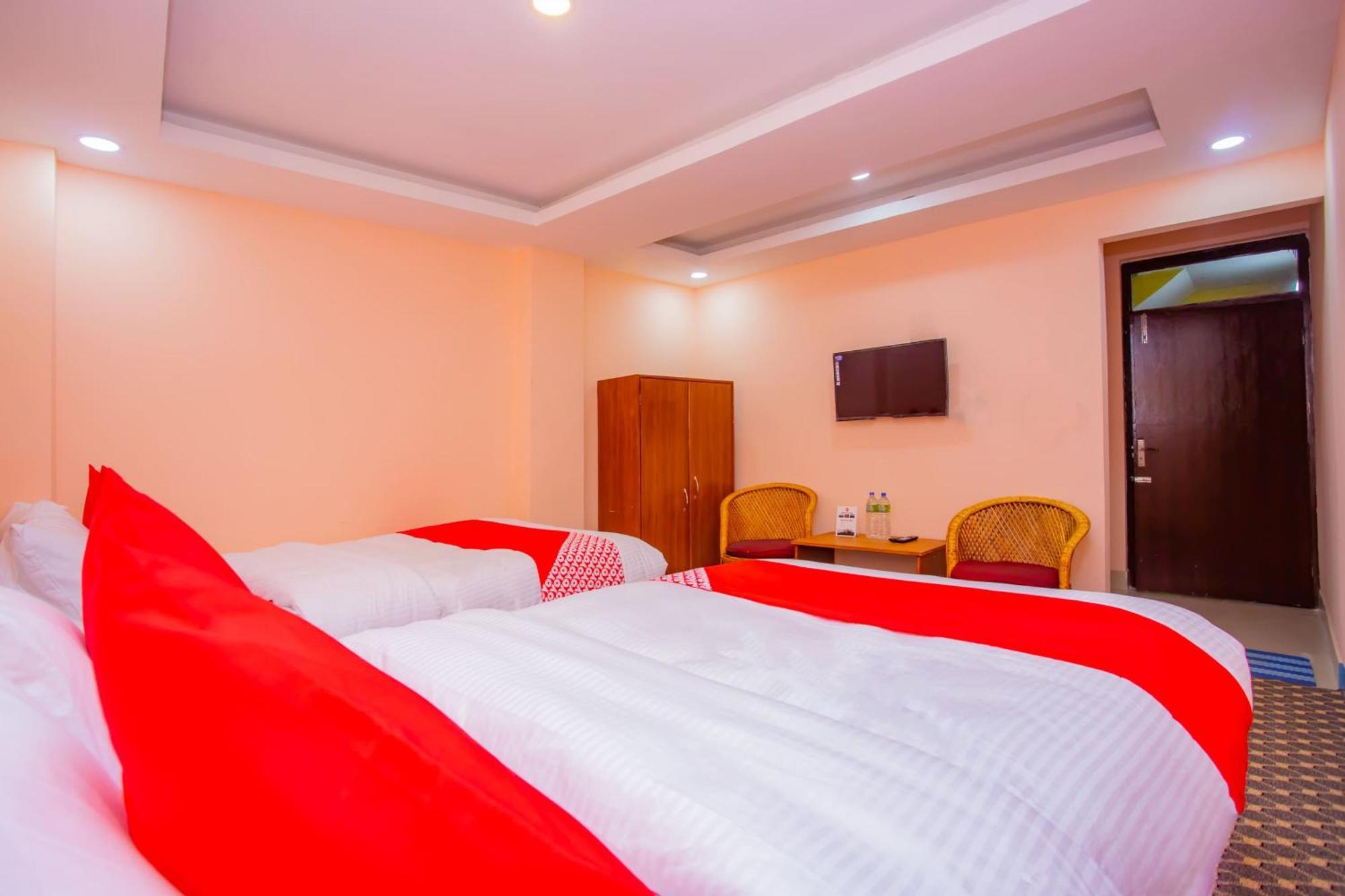 Oyo 589 Hotel Trimurti Катманду Екстериор снимка