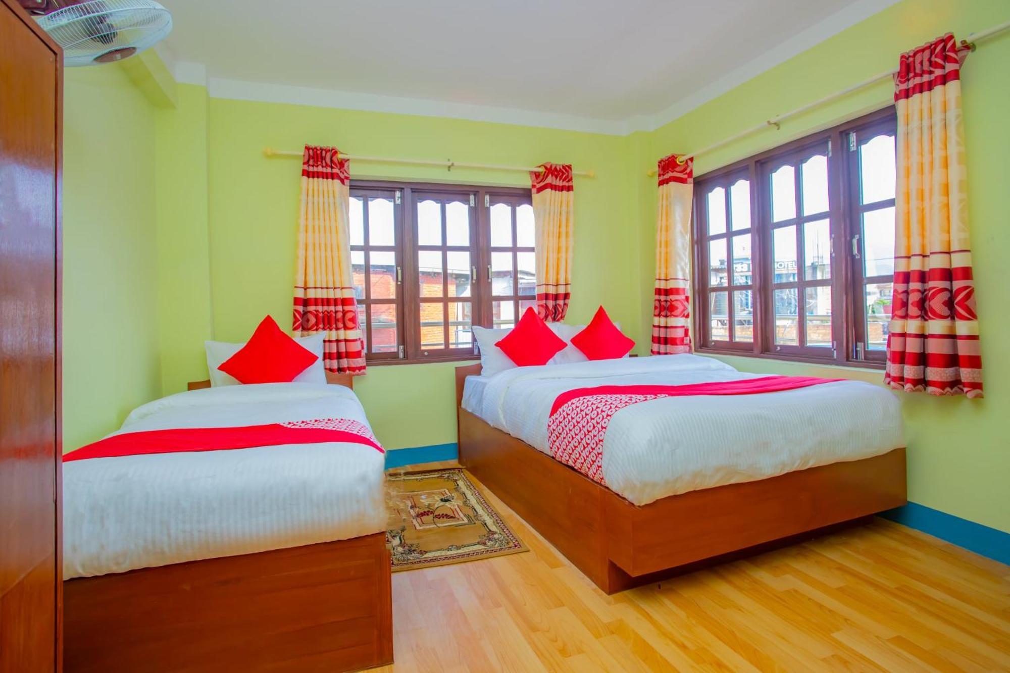 Oyo 589 Hotel Trimurti Катманду Екстериор снимка